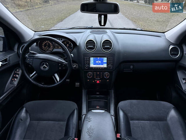 Черный Мерседес М-Класс, объемом двигателя 3 л и пробегом 275 тыс. км за 7900 $, фото 64 на Automoto.ua