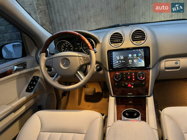 Черный Мерседес М-Класс, объемом двигателя 3.5 л и пробегом 236 тыс. км за 7700 $, фото 40 на Automoto.ua