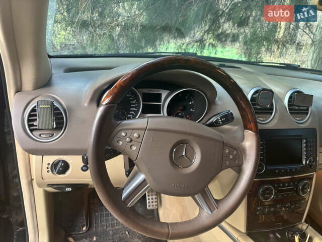 Черный Мерседес М-Класс, объемом двигателя 6.3 л и пробегом 148 тыс. км за 12500 $, фото 8 на Automoto.ua