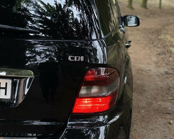 Черный Мерседес М-Класс, объемом двигателя 3.2 л и пробегом 307 тыс. км за 8900 $, фото 16 на Automoto.ua