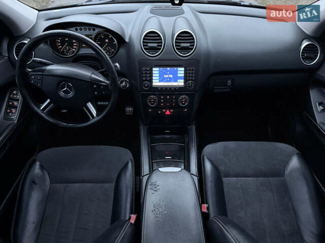 Черный Мерседес М-Класс, объемом двигателя 3 л и пробегом 275 тыс. км за 7900 $, фото 73 на Automoto.ua