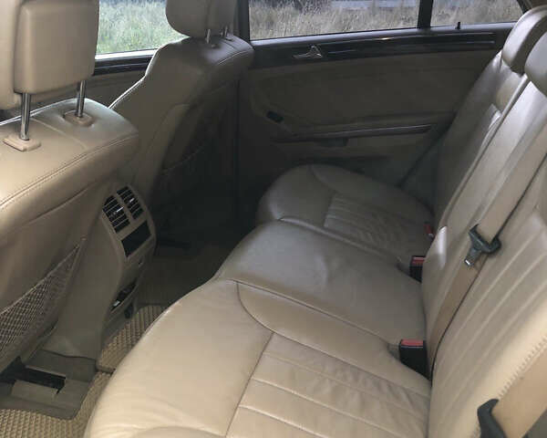 Черный Мерседес М-Класс, объемом двигателя 2.99 л и пробегом 290 тыс. км за 12500 $, фото 6 на Automoto.ua