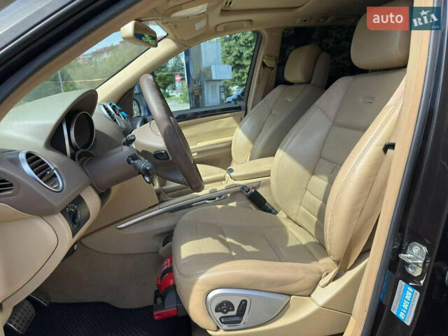 Чорний Мерседес М-Клас, об'ємом двигуна 6.3 л та пробігом 220 тис. км за 10700 $, фото 12 на Automoto.ua