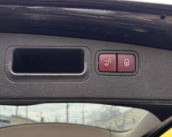 Черный Мерседес М-Класс, объемом двигателя 4.97 л и пробегом 277 тыс. км за 9900 $, фото 22 на Automoto.ua