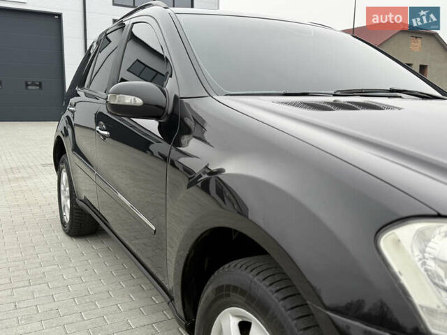 Чорний Мерседес М-Клас, об'ємом двигуна 2.99 л та пробігом 373 тис. км за 10800 $, фото 33 на Automoto.ua