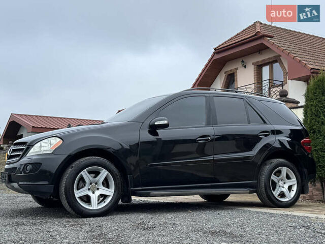 Черный Мерседес М-Класс, объемом двигателя 3.5 л и пробегом 236 тыс. км за 7700 $, фото 2 на Automoto.ua