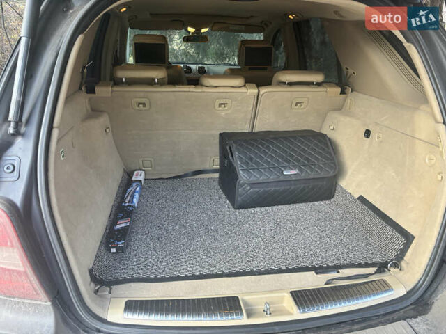 Черный Мерседес М-Класс, объемом двигателя 6.3 л и пробегом 148 тыс. км за 12500 $, фото 17 на Automoto.ua