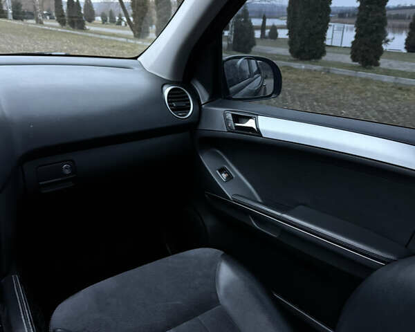 Черный Мерседес М-Класс, объемом двигателя 3 л и пробегом 275 тыс. км за 7900 $, фото 72 на Automoto.ua