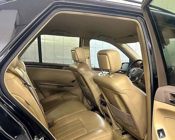 Черный Мерседес М-Класс, объемом двигателя 3.5 л и пробегом 241 тыс. км за 9800 $, фото 10 на Automoto.ua