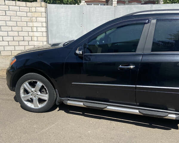 Черный Мерседес М-Класс, объемом двигателя 3 л и пробегом 319 тыс. км за 12000 $, фото 3 на Automoto.ua