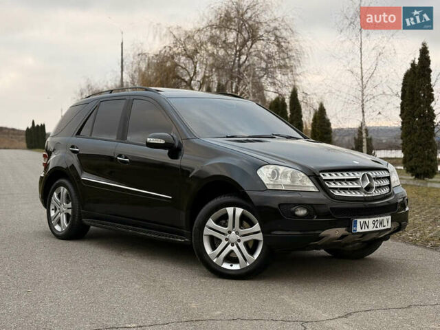 Черный Мерседес М-Класс, объемом двигателя 3 л и пробегом 275 тыс. км за 7900 $, фото 6 на Automoto.ua