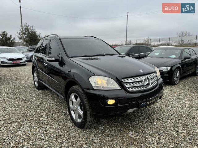 Черный Мерседес М-Класс, объемом двигателя 2.99 л и пробегом 327 тыс. км за 11300 $, фото 2 на Automoto.ua