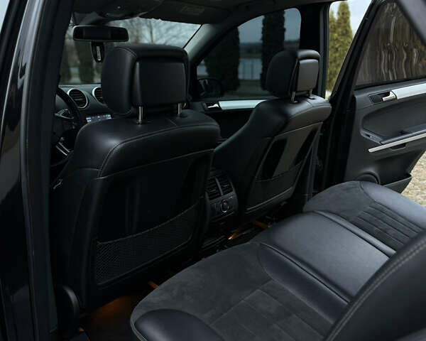 Черный Мерседес М-Класс, объемом двигателя 3 л и пробегом 275 тыс. км за 7900 $, фото 57 на Automoto.ua