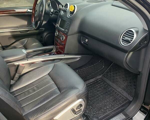 Черный Мерседес М-Класс, объемом двигателя 0 л и пробегом 390 тыс. км за 13000 $, фото 12 на Automoto.ua