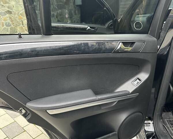 Мерседес М-Класс 2007 в Косове на Automoto.ua Черный Мерседес М-Класс, объемом двигателя 3 л и пробегом 420 тыс. км за 11700 $, фото 13 на Automoto.ua