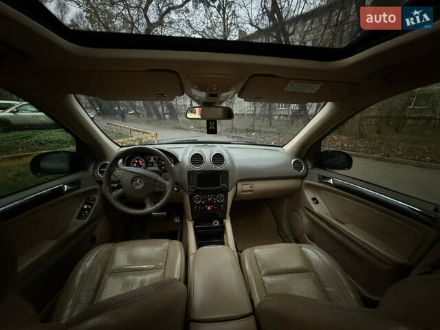 Черный Мерседес М-Класс, объемом двигателя 6.21 л и пробегом 283 тыс. км за 8600 $, фото 12 на Automoto.ua