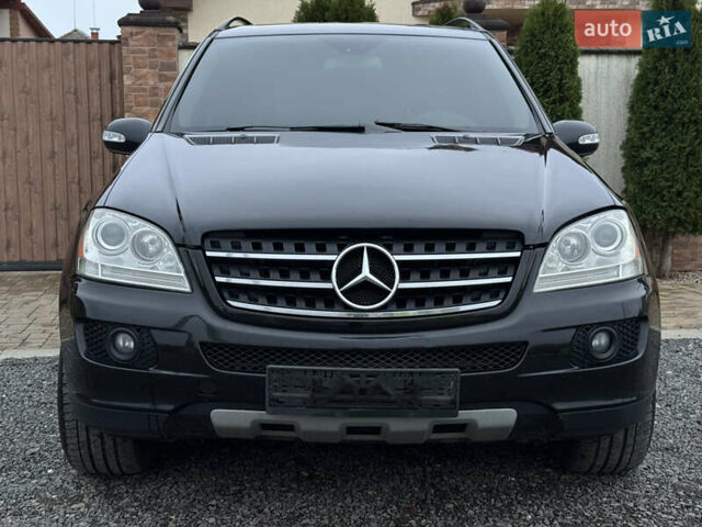 Черный Мерседес М-Класс, объемом двигателя 3.5 л и пробегом 236 тыс. км за 7700 $, фото 28 на Automoto.ua