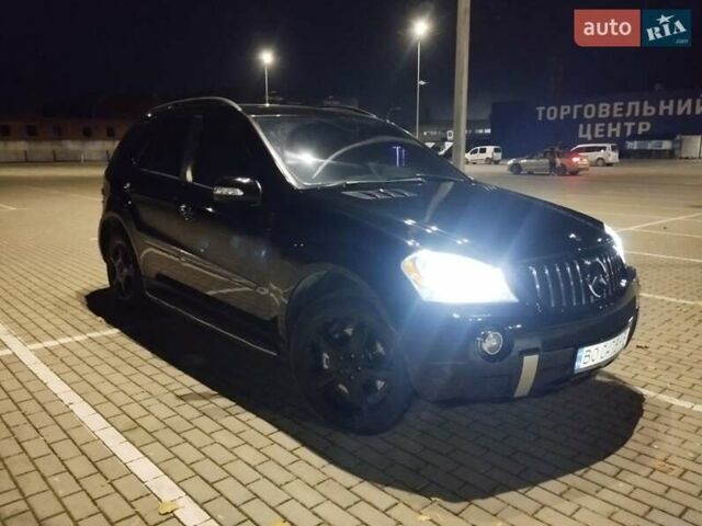 Черный Мерседес М-Класс, объемом двигателя 5.5 л и пробегом 238 тыс. км за 11300 $, фото 18 на Automoto.ua