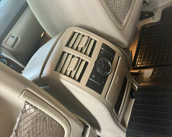 Черный Мерседес М-Класс, объемом двигателя 6.3 л и пробегом 148 тыс. км за 12500 $, фото 14 на Automoto.ua