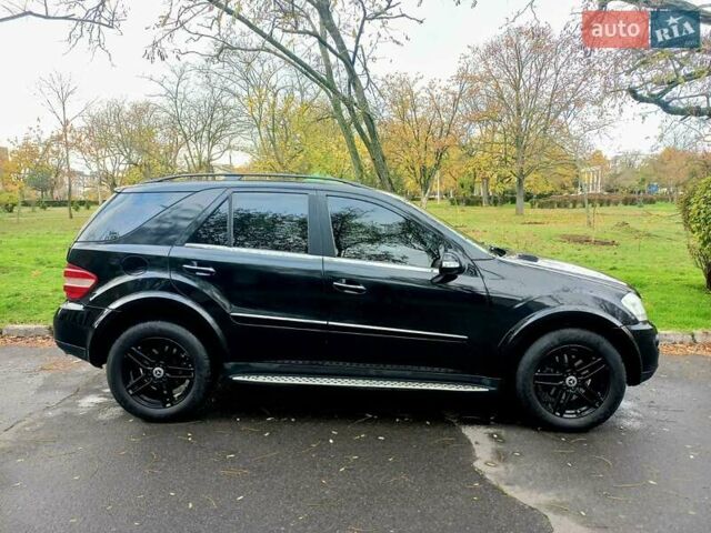 Черный Мерседес М-Класс, объемом двигателя 3.5 л и пробегом 100 тыс. км за 10400 $, фото 7 на Automoto.ua