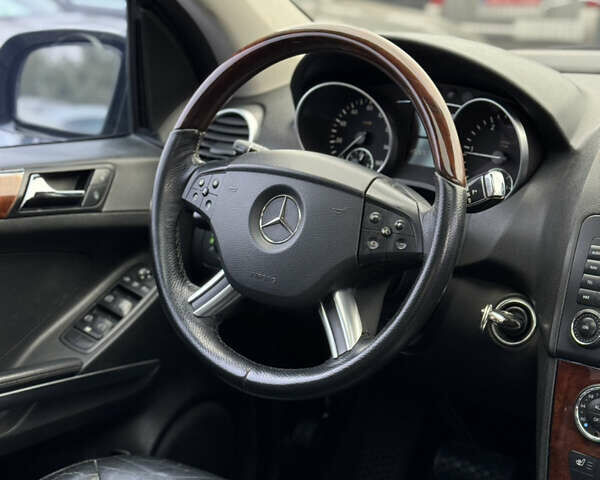 Черный Мерседес М-Класс, объемом двигателя 2.99 л и пробегом 327 тыс. км за 11300 $, фото 35 на Automoto.ua