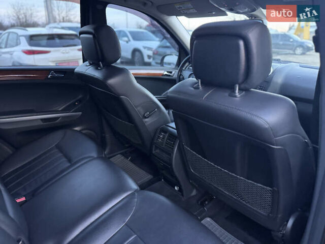 Чорний Мерседес М-Клас, об'ємом двигуна 2.99 л та пробігом 378 тис. км за 9999 $, фото 39 на Automoto.ua