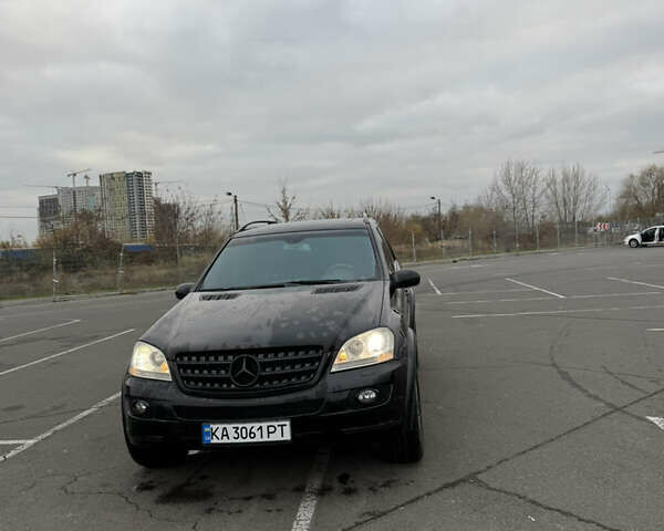 Черный Мерседес М-Класс, объемом двигателя 3.5 л и пробегом 277 тыс. км за 9000 $, фото 25 на Automoto.ua