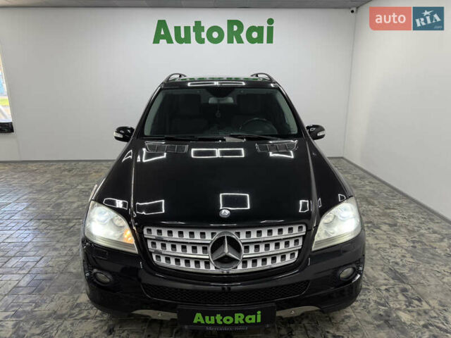 Черный Мерседес М-Класс, объемом двигателя 2.99 л и пробегом 380 тыс. км за 12300 $, фото 1 на Automoto.ua