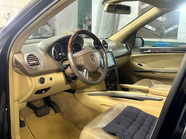 Чорний Мерседес М-Клас, об'ємом двигуна 3.5 л та пробігом 241 тис. км за 9800 $, фото 5 на Automoto.ua