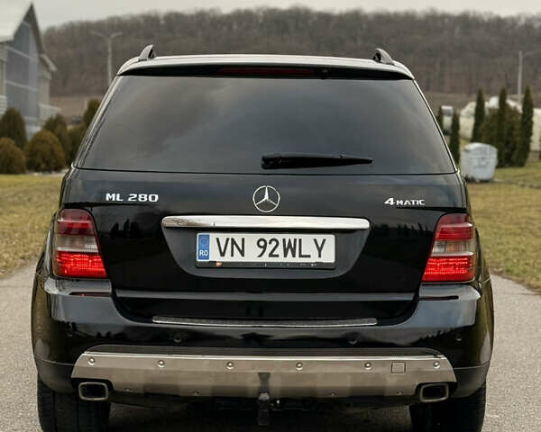 Черный Мерседес М-Класс, объемом двигателя 3 л и пробегом 275 тыс. км за 7900 $, фото 38 на Automoto.ua