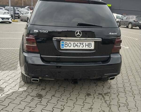 Черный Мерседес М-Класс, объемом двигателя 5.46 л и пробегом 239 тыс. км за 10800 $, фото 8 на Automoto.ua