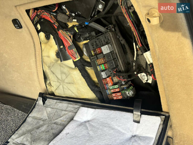 Черный Мерседес М-Класс, объемом двигателя 6.3 л и пробегом 148 тыс. км за 12500 $, фото 27 на Automoto.ua