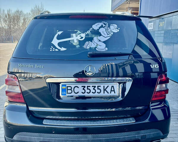 Чорний Мерседес М-Клас, об'ємом двигуна 3 л та пробігом 320 тис. км за 11999 $, фото 13 на Automoto.ua
