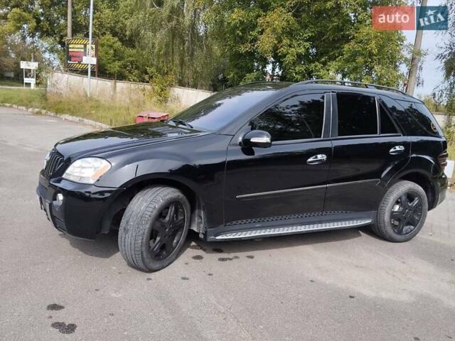 Черный Мерседес М-Класс, объемом двигателя 5.5 л и пробегом 236 тыс. км за 11500 $, фото 5 на Automoto.ua