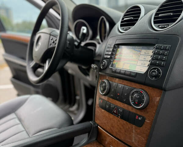Черный Мерседес М-Класс, объемом двигателя 3.5 л и пробегом 310 тыс. км за 8299 $, фото 44 на Automoto.ua