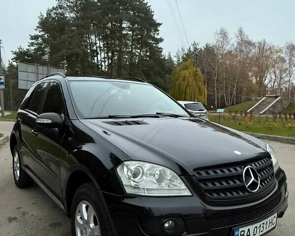 Черный Мерседес М-Класс, объемом двигателя 2.99 л и пробегом 396 тыс. км за 12000 $, фото 3 на Automoto.ua