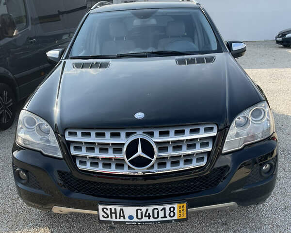 Черный Мерседес М-Класс, объемом двигателя 3 л и пробегом 177 тыс. км за 15300 $, фото 19 на Automoto.ua