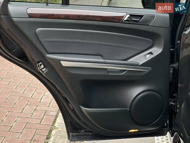 Черный Мерседес М-Класс, объемом двигателя 3.5 л и пробегом 265 тыс. км за 14300 $, фото 42 на Automoto.ua
