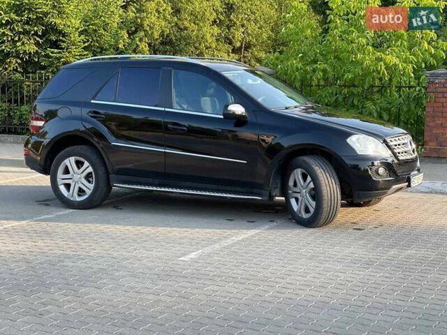 Чорний Мерседес М-Клас, об'ємом двигуна 3 л та пробігом 265 тис. км за 14500 $, фото 3 на Automoto.ua