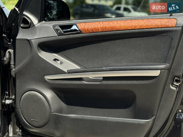 Черный Мерседес М-Класс, объемом двигателя 3.5 л и пробегом 287 тыс. км за 10500 $, фото 38 на Automoto.ua