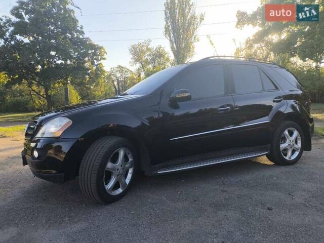 Черный Мерседес М-Класс, объемом двигателя 2.99 л и пробегом 264 тыс. км за 13999 $, фото 3 на Automoto.ua