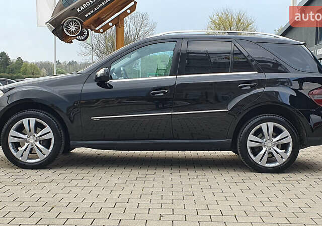 Черный Мерседес М-Класс, объемом двигателя 3 л и пробегом 177 тыс. км за 15300 $, фото 12 на Automoto.ua