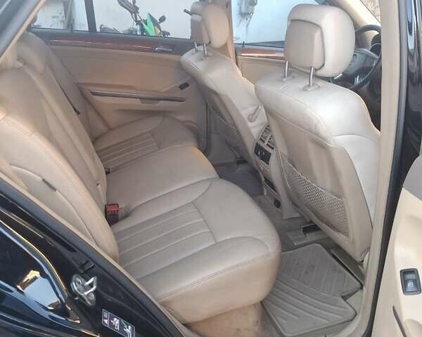 Мерседес М-Класс 2008 в Хмельницком на Automoto.ua Черный Мерседес М-Класс, объемом двигателя 3 л и пробегом 307 тыс. км за 10800 $, фото 2 на Automoto.ua