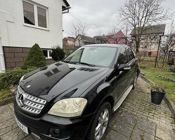 Черный Мерседес М-Класс, объемом двигателя 2.99 л и пробегом 270 тыс. км за 13600 $, фото 11 на Automoto.ua