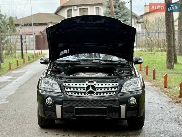 Черный Мерседес М-Класс, объемом двигателя 3.5 л и пробегом 174 тыс. км за 10950 $, фото 71 на Automoto.ua