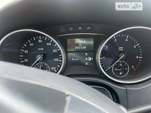 Черный Мерседес М-Класс, объемом двигателя 3.5 л и пробегом 295 тыс. км за 10000 $, фото 9 на Automoto.ua
