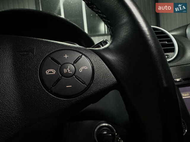 Черный Мерседес М-Класс, объемом двигателя 3.5 л и пробегом 196 тыс. км за 15000 $, фото 9 на Automoto.ua