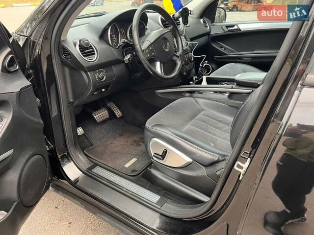Чорний Мерседес М-Клас, об'ємом двигуна 3 л та пробігом 284 тис. км за 7300 $, фото 26 на Automoto.ua