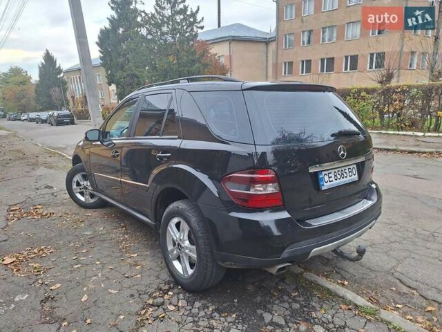 Черный Мерседес М-Класс, объемом двигателя 2.99 л и пробегом 281 тыс. км за 14000 $, фото 3 на Automoto.ua