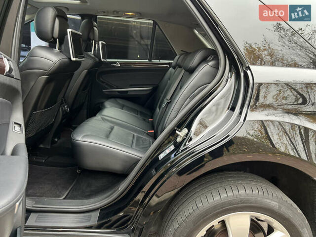 Черный Мерседес М-Класс, объемом двигателя 3.5 л и пробегом 265 тыс. км за 14300 $, фото 40 на Automoto.ua